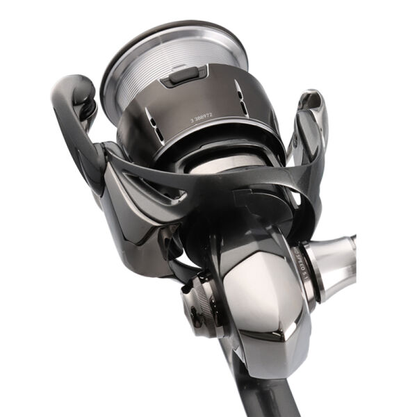 Daiwa Luvias 24 PC LT 2500 Makara
